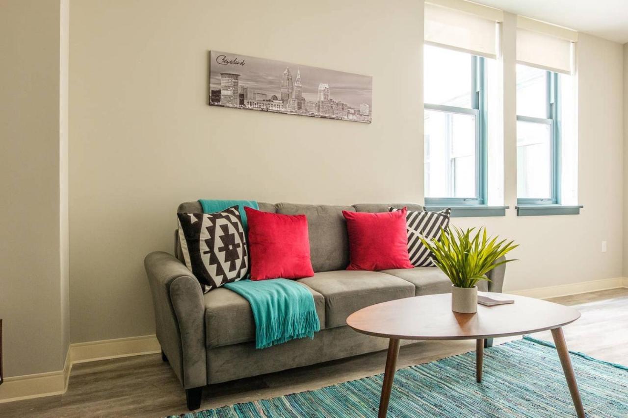 Frontdesk Athlon Apts Downtown Apartment *